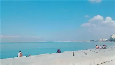 نوة العوة تخالف التوقعات.. سطوع الشمس وارتفاع الحرارة بطقس الأسكندرية 