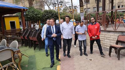 محافظ المنوفية يتفقد حدائق مصر و30 يونيه ويوزع بونات مجانية 