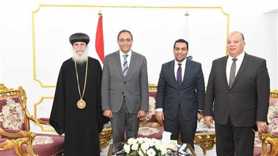 5 وفود كنيسة تزور ديوان قنا للتهنئة بحلول عيد الفطر 