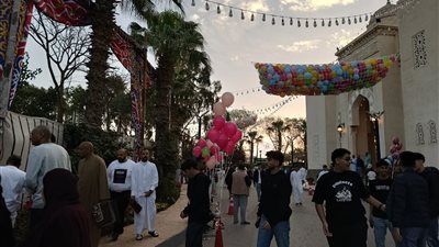 إقبال كثيف على صلاة عيد الفطر في مسجد جامعة مصر بـ6 أكتوبر