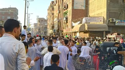 أهالي العمرانية يؤدون صلاة عيد الفطر في أجواء مفرحة