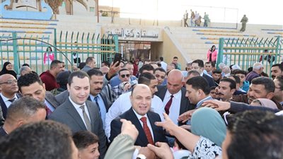 محافظ كفر الشيخ يؤدي صلاة عيد الفطر المبارك بساحة سيتي كلوب