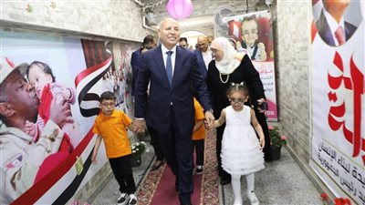 في أول أيام العيد.. محافظ القاهرة يحرص على زيارة عدد من دور الأيتام 