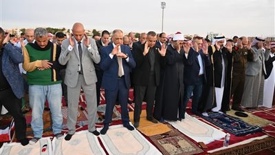 محافظ جنوب سيناء يؤدي صلاة عيد الفطر  باستاد طور سيناء