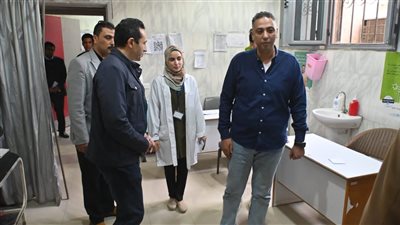  نائب محافظ البحيرة يتابع إنتظام سير العمل بمستشفيات كفر الدوار وأبو حمص