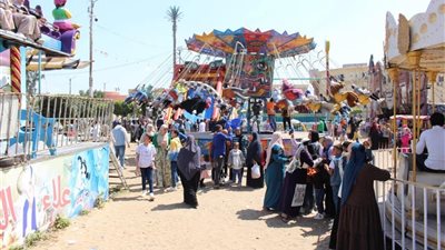  إقبال كثيف على حديقة صنعاء والحيوان بكفرالشيخ
