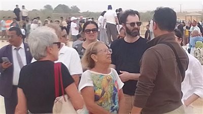 رغم الرياح والأتربة.. شلالات الريان كاملة العدد احتفالا بعيد الفطر