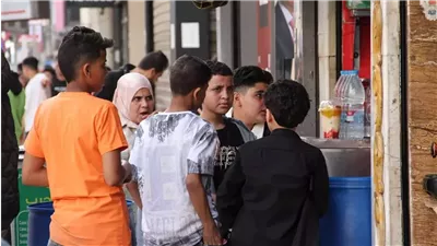 توافد المواطنين على مقاهي ومطاعم وسط البلد في ثالث أيام عيد الفطر