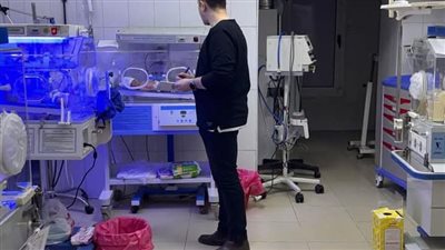 غلق عيادتين لإدارتهما 