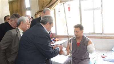 محافظ الغربية يمنح دعم مالي ووظيفة ومعاش شهري لمصاب السيرك