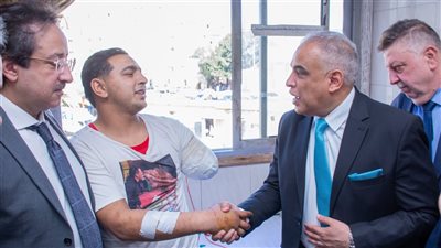 رئيس جامعة طنطا يتفقد مستشفى الطوارئ.. ويتابع حالة مصاب السيرك 