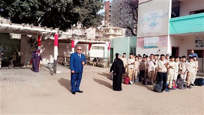 وكيل تعليم الفيوم يشهد طابور الصباح بمدرسة صلاح البشيهي