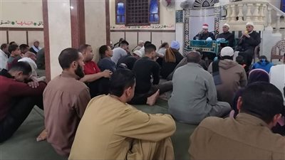 وكيل أوقاف الفيوم يناقش سبل تعزيز كفاءة الأداء المالي والإداري