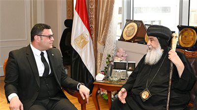 وزير الإسكان يستقبل ممثلي دير