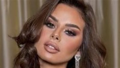 منة عرفة تبرز سحر ملامحها بألوان النود (صور)