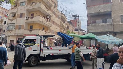 رفع 348 حالة إشغال طريق ثابت ومتحرك بدمنهور