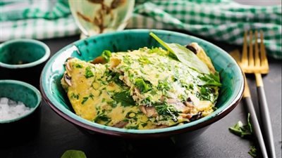 طريقة تحضير أومليت البيض الحار بالسبانخ| وجبة سريعة وغنية بالكالسيوم