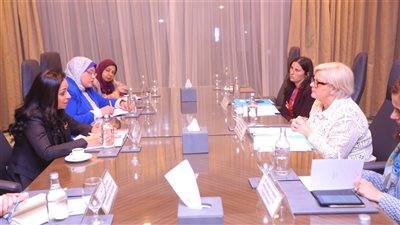 مايا مرسي تلتقي وزيرة العمل والصحة والتضامن وشئون العائلة الفرنسية