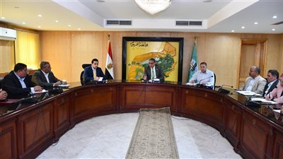 محافظ الفيوم يؤكد على تسريع وتيرة العمل لنهو ملفات تقنين الأراضي 