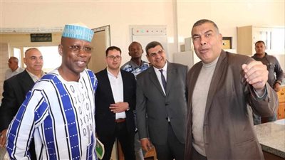 زيارة تفقدية لوفد جامعة نازي بوني ببوركينا فاسو للمركزي لبحوث الثروة السمكية