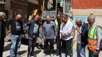 رئيس شركة الصرف الصحي بالإسكندرية يتفقد محطات الرفع