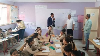 مدير عام دشنا يتفقد 5 مدارس لمتابعة سير العملية التعليمية