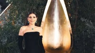 إنجي المقدم تمزج بين وقار الكلاسيكية وتمرد العصرية (صور)