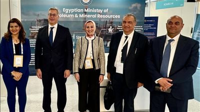 وزير البترول يتفقد جناح القطاع بمعرض مؤتمر OMC Med Energy 2025