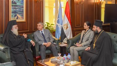 محافظ الإسكندرية يتسلم 