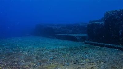 اكتشاف هرم غامض تحت الماء يعيد تشكيل تاريخ الحضارات القديمة