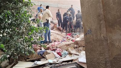 انتشال 6 ضحايا من أسفل العقار المنهار في أسيوط