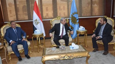محافظ الغربية يبحث مع وفد بنك الاستثمار الأوروبي تنفيذ مشروع مصرف كيتشنر 