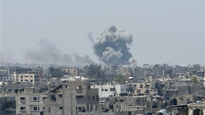 إعلام فلسطيني: قصف مدفعي بحي الشجاعية شرقي مدينة غزة