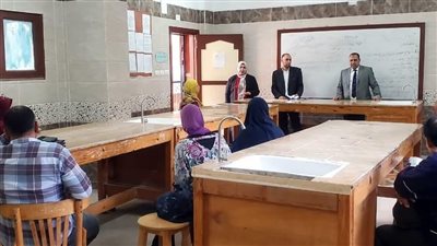 مدير التعليم الابتدائي بالمنطقة الأزهرية بالإسكندرية يتابع مستوى الأداء التعليمي داخل الفصول