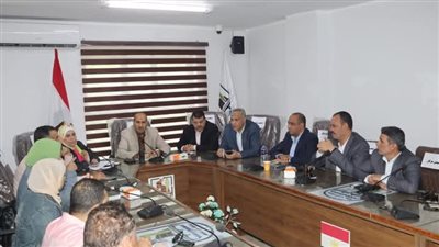 سكرتير عام بني سويف يجتمع برؤساء المدن ومسؤولى اللجان التنسيقية للدفع بملف التصالح