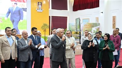 أهل مصر .. محافظ الوادي الجديد يلتقي أطفال المحافظات الحدودية 