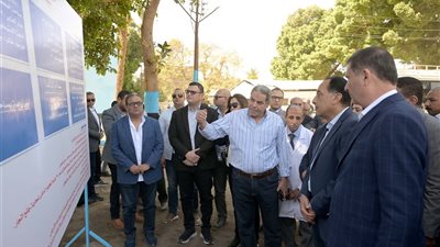 رئيس الوزراء يتفقد محطة الثروة الحيوانية بقرية 