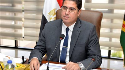 نائب محافظة الدقهلية يوجه بتطوير منظومة تراخيص المحال العامة