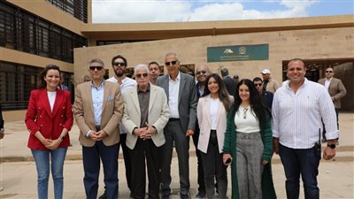 مستشار رئيس الجمهورية ومحافظ الجيزة يتابعان التشغيل التجريبي لتطوير المنطقة الأثرية بالأهرامات