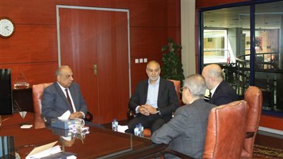 وزير الكهرباء يستعرض استراتيجية شركة 
