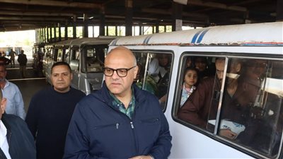 سائقون بنها وطوخ رفعوا الاجرة.. والمواطنون يستغيثون بالمحافظ