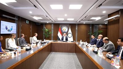 وزير البترول والثروة المعدنية يلتقي وفدًا من شركة باريك جولد