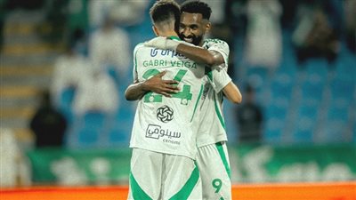 الأهلي يضرب الرائد بثنائية في الدوري السعودي