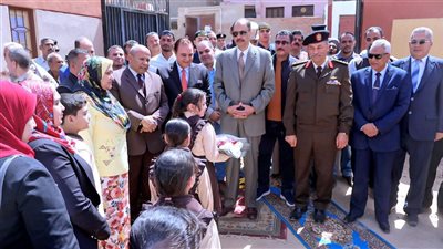 محافظ سوهاج يفتتح مدرستي 