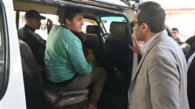 نائب محافظ البحيرة يتفقد مواقف السيارات بالمراكز