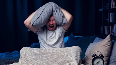 للنوم بسرعة.. طبيب ينصح بهذه الخدعة