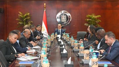 وزير الاستثمار: مصر تسعى لتكون محورًا إقليميًا لخدمات البيانات والاتصال الرقمي