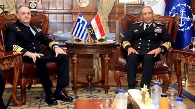 قائد القوات البحرية يلتقي رئيس هيئة الأركان العامة للقوات البحرية اليونانية 