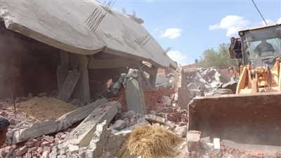 إزالة 9 حالات تعدي بالبناء خلال أعمال الموجة 25 بقري المحلة