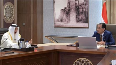 رئيس الوزراء يلتقي وفد الصندوق العربي للإنماء الاقتصادي والاجتماعي